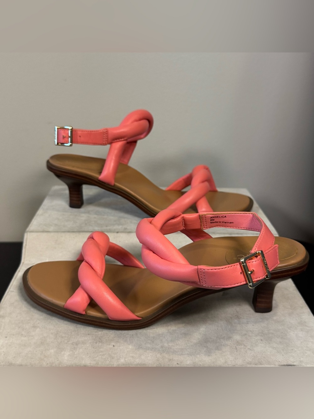 Vionic Coral Braided Strap Kitten Heel Sandals size 8, NWOT - Picture 1 of 6